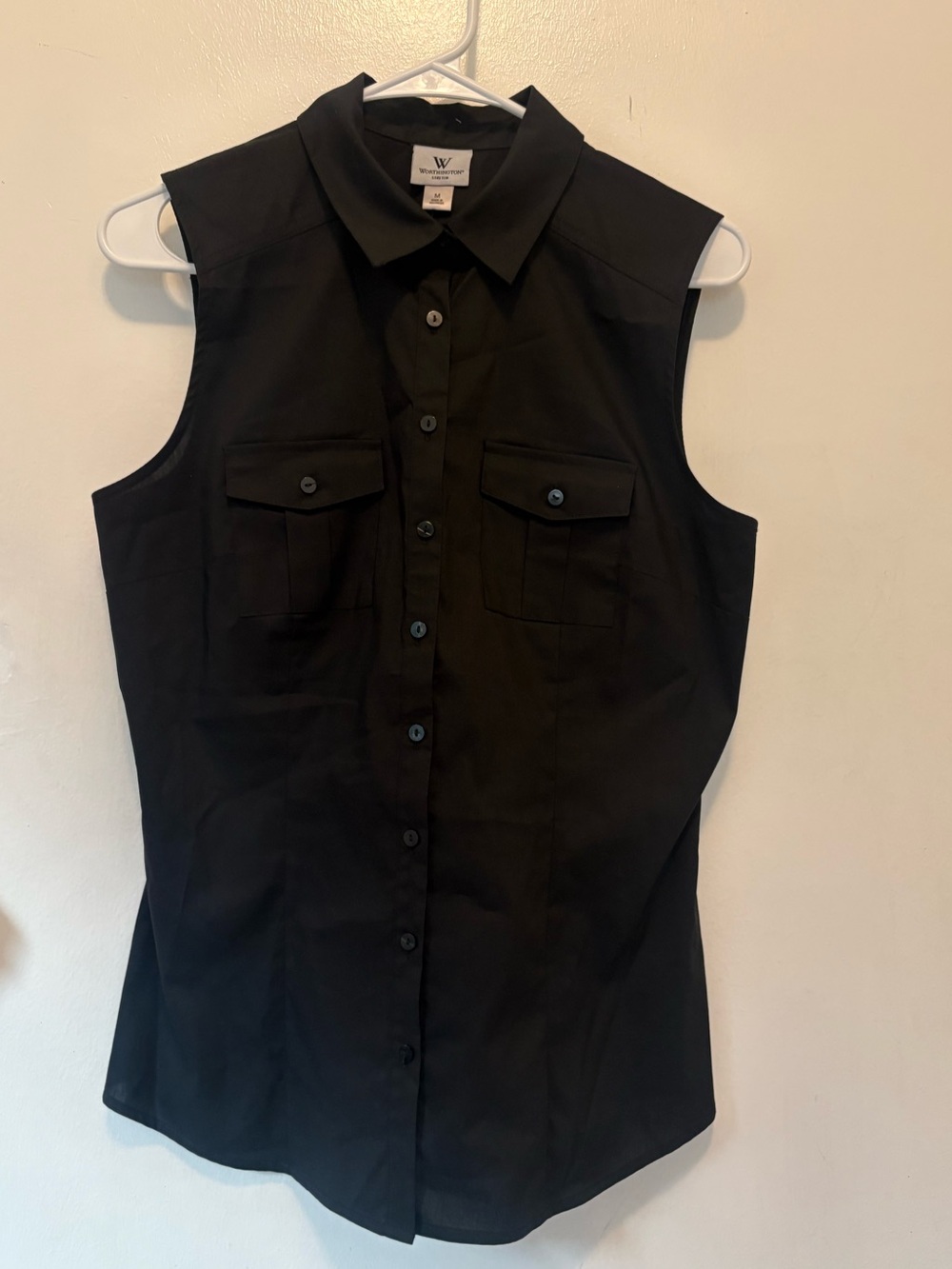 Worthington Black Sleeveless Button-Down Shirt with Front Flap Pockets